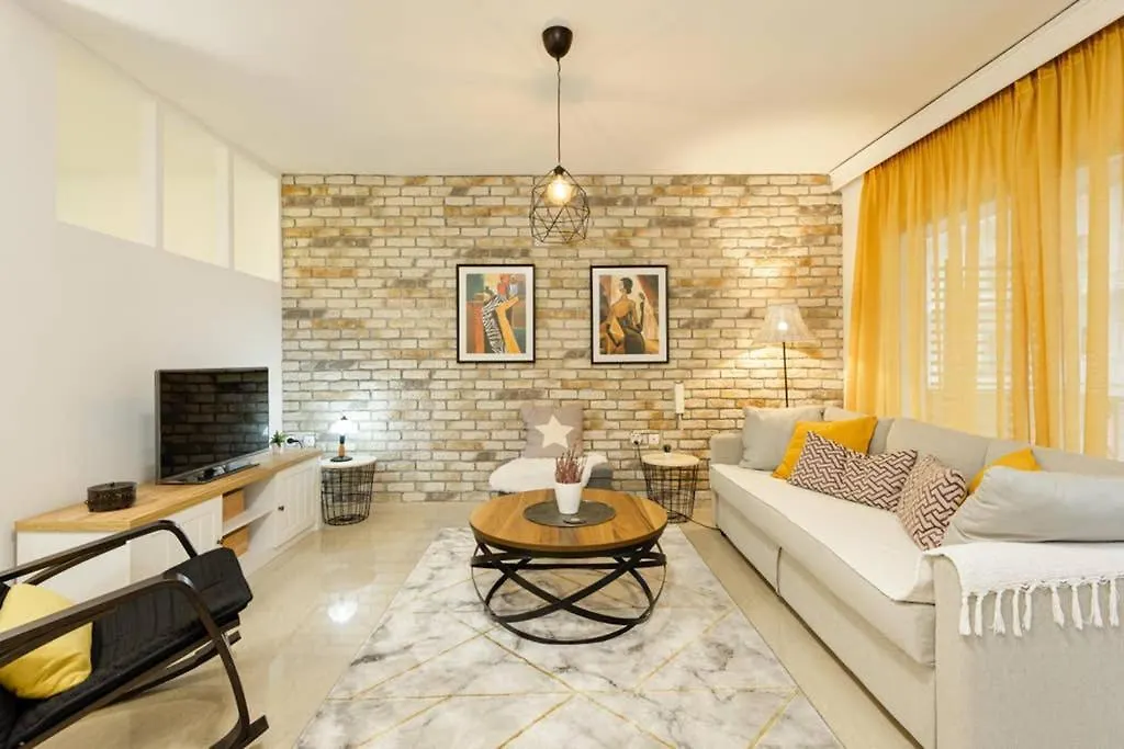 Spacious Stylish Studio Up To 4Ppl Close To Centre Θεσσαλονίκη 0*,