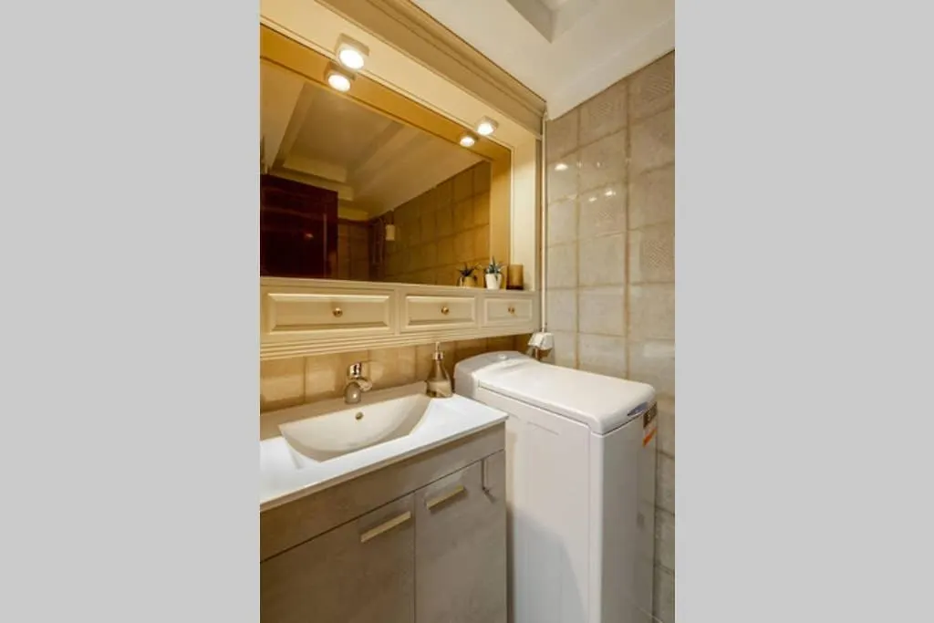 Spacious Stylish Studio Up To 4Ppl Close To Centre Thessaloniki 0*,  Greece